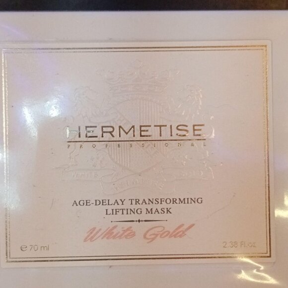 Manny different face creams - Picture 8 of 13